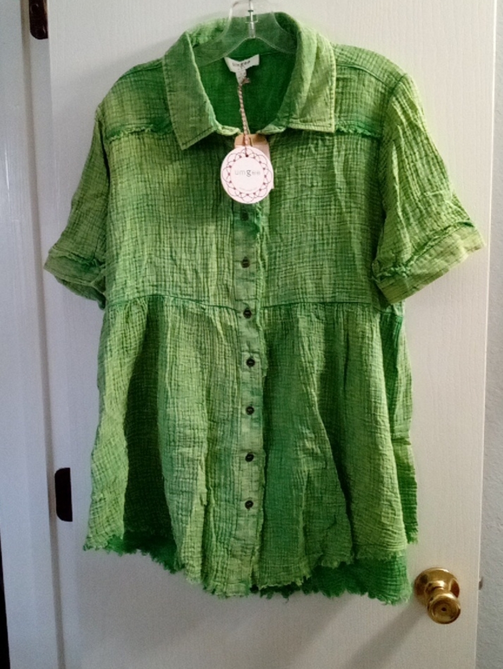 Umgee Crinkled Button-Front Short Sleeve Top in Bright Green